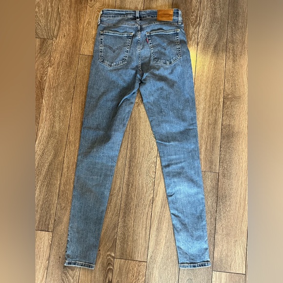 Levi’s 721 High Rise Skinny Jeans - Picture 2 of 2